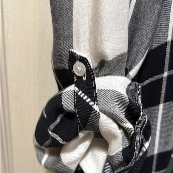 Express Black and White Plaid Button Down Shirt - Picture 3 of 4